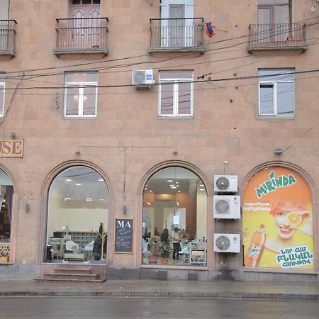 "Royal" Apartment #2 Yerevan Exterior photo