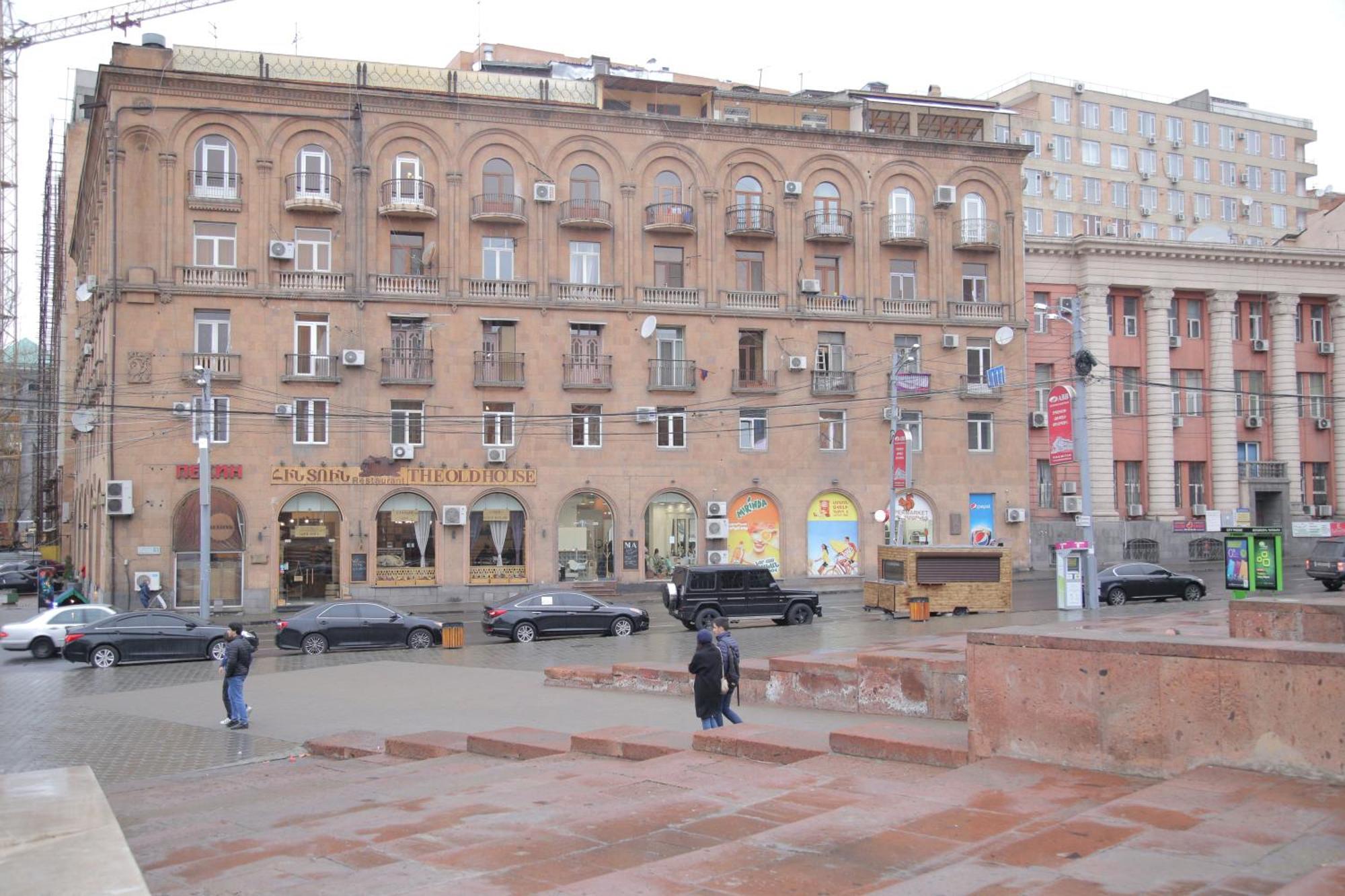 "Royal" Apartment #2 Yerevan Exterior photo