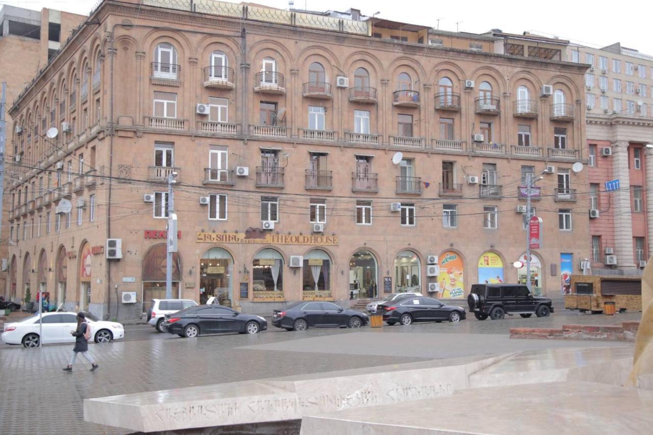 "Royal" Apartment #2 Yerevan Exterior photo